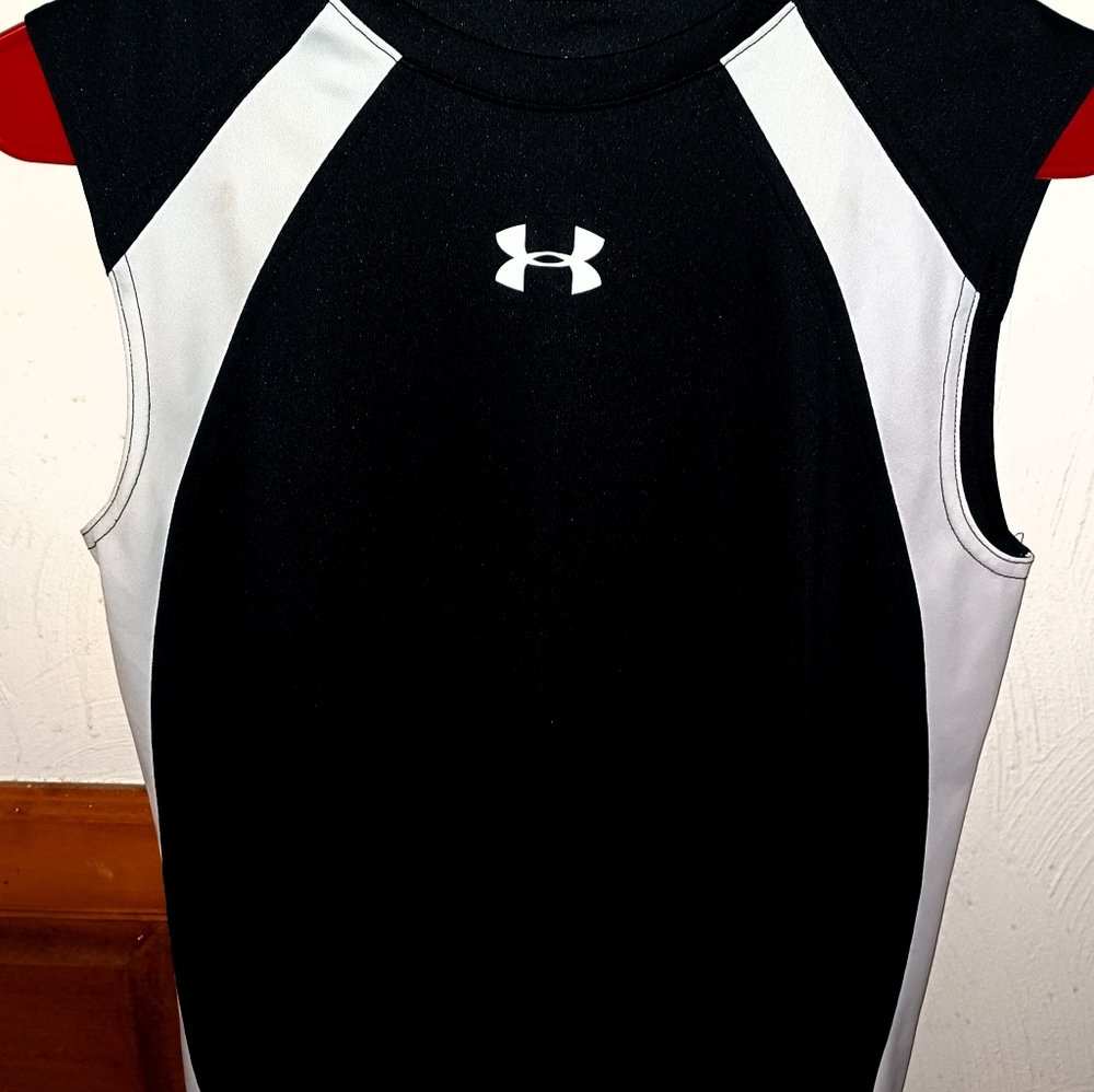 UNDER ARMOUR Sleeveless tee size youth Large